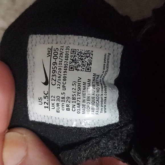 Nike shoes - Picture 6 of 6